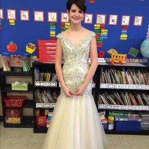 Tony Bowls Ivory Pageant Prom Dress 4